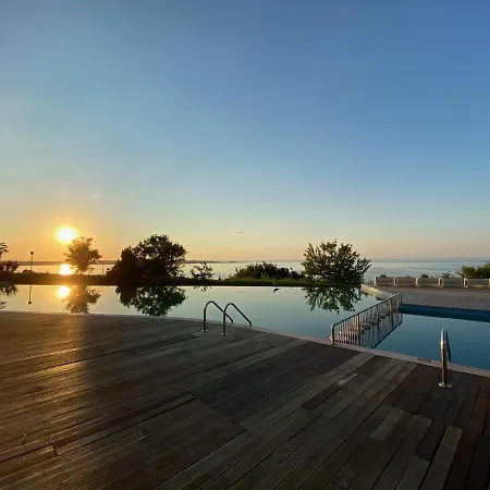 Santa Marina Sea Vew Apartman *